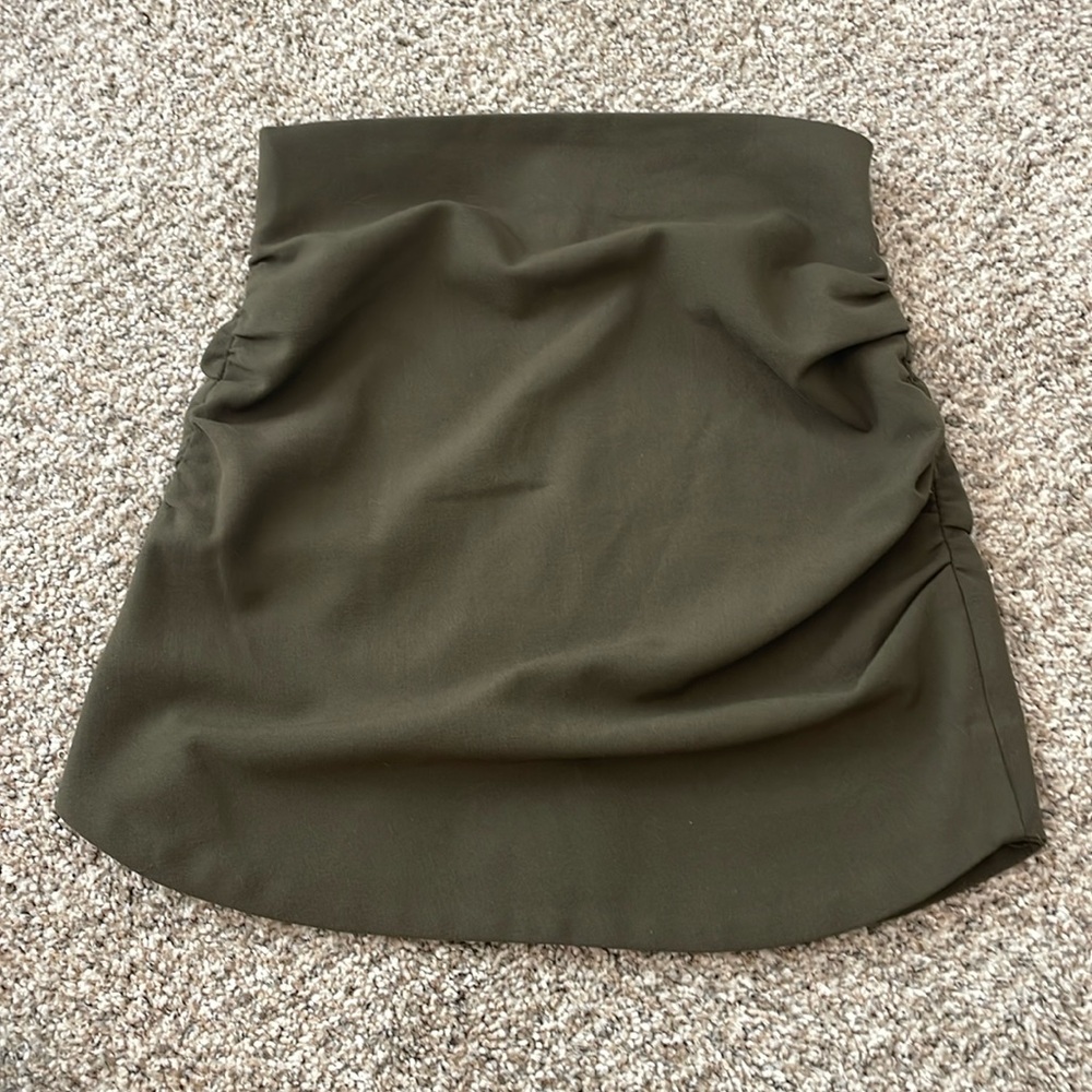 Zara Women’s Olive Green High Waisted Ruched Mini Skirt Size Small
